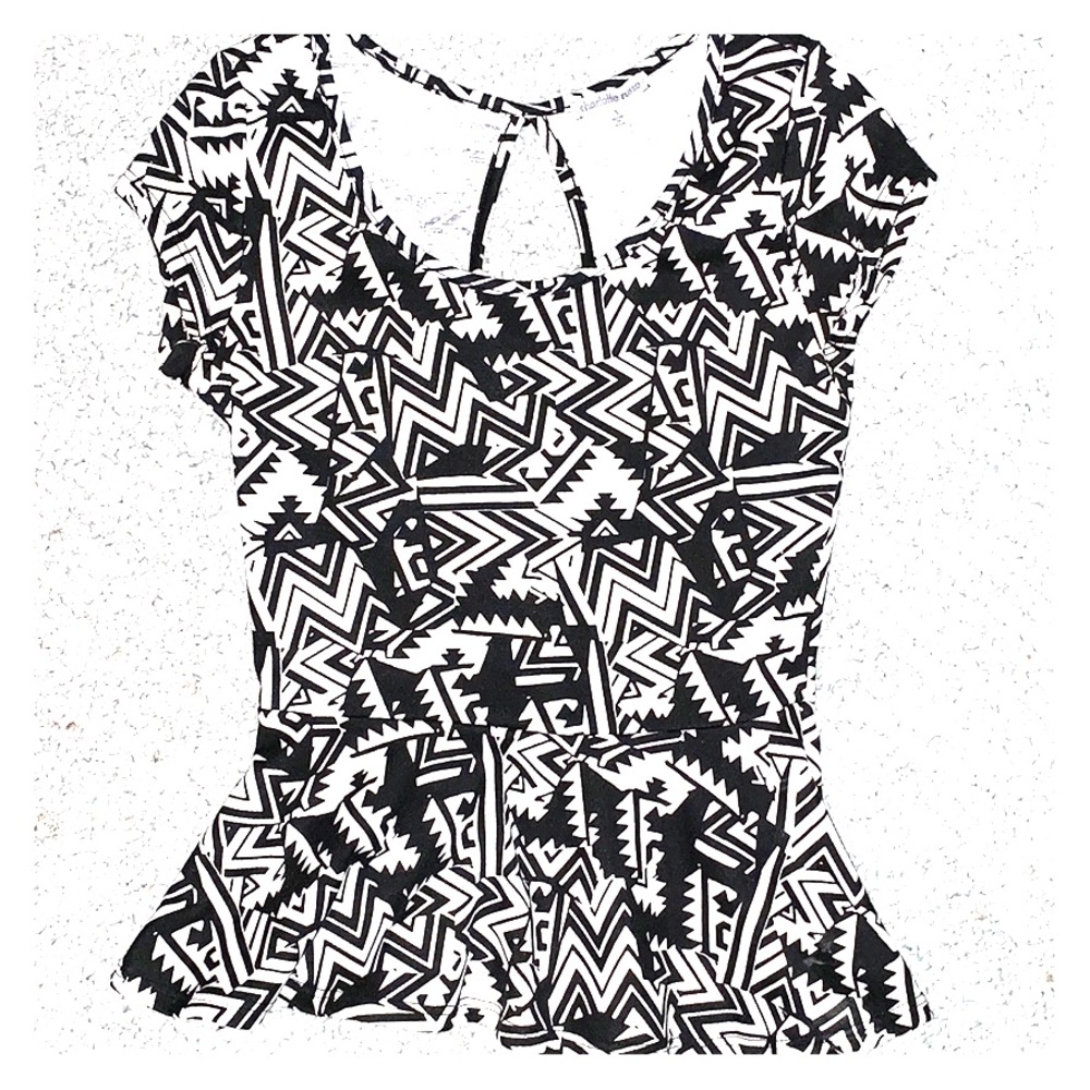 🖤 PATTERNED PEPLUM TOP 🖤